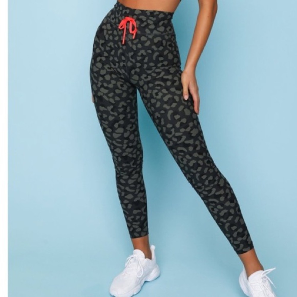Sarah’s day white fox active leggings